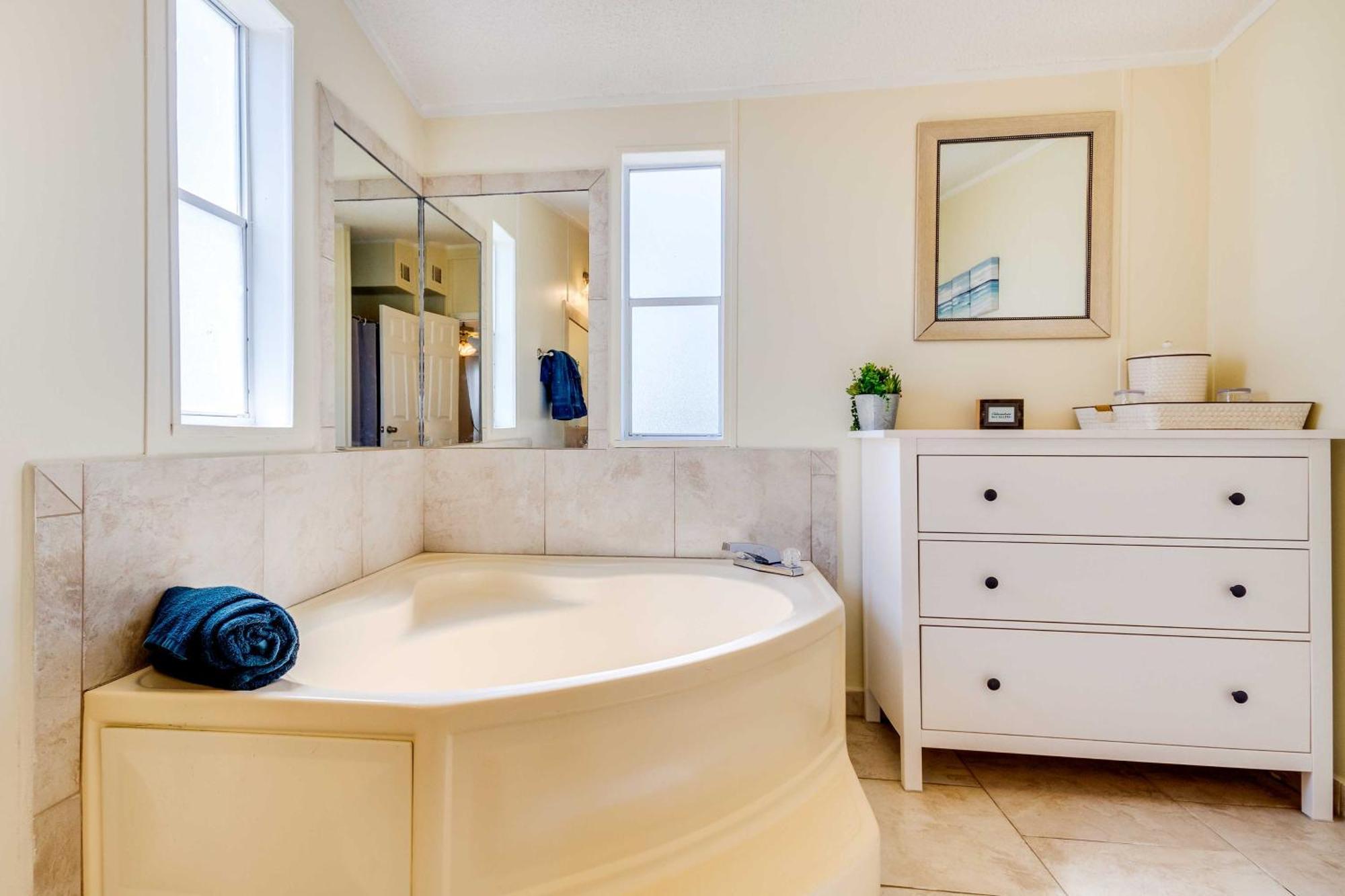 Stunning Pensacola Home, 8 Mi To Downtown! מראה חיצוני תמונה